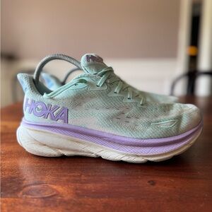 Hoka One One Clifton 9 Women Size 8D 1132211 SOLM Sunlit Ocean Lilac Mist Shoes